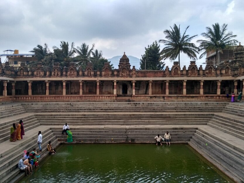 Bhoganandi Temple Tank